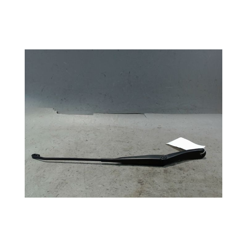 BRAS ESSUIE-GLACE AVANT DROIT DACIA DUSTER 2010-