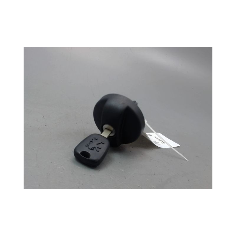 BOUCHON RESERVOIR A CARBURANT PEUGEOT 307 Phase 1 2001-2005