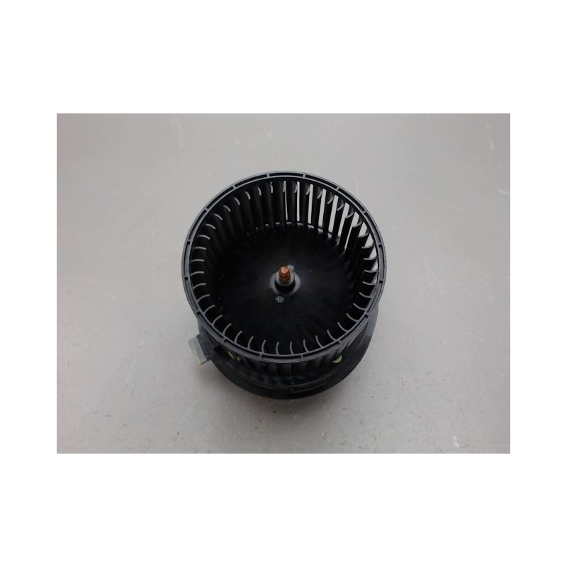 MOTEUR VENTILATEUR CHAUFFAGE DACIA DUSTER