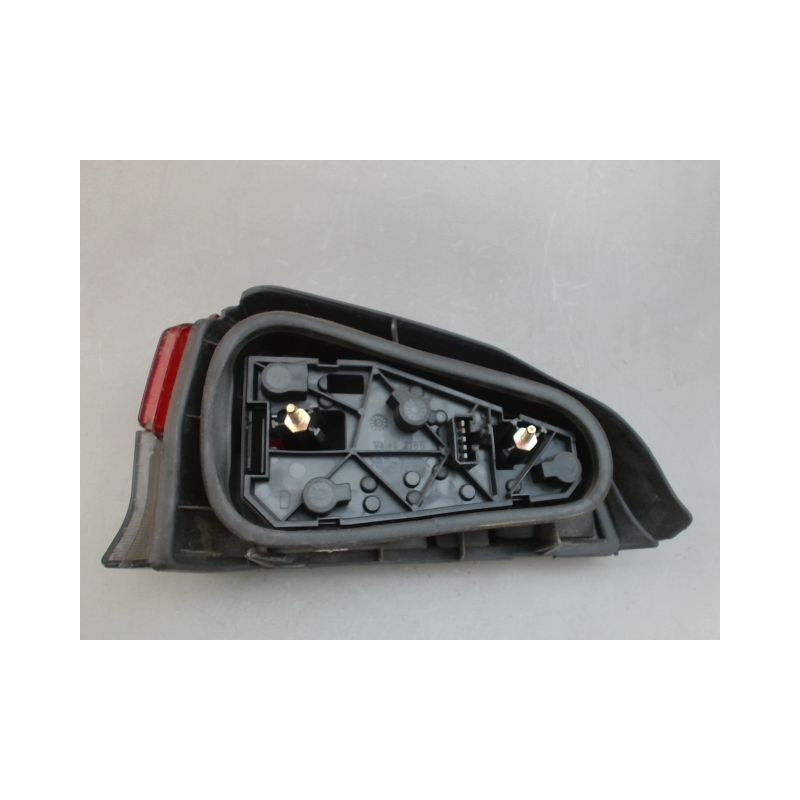 FEU ARRIERE DROIT PEUGEOT 106