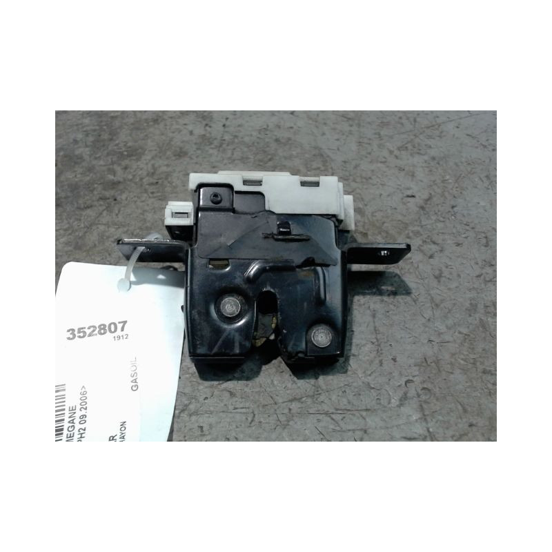 SERRURE HAYON  RENAULT SCENIC II PH2 2006-