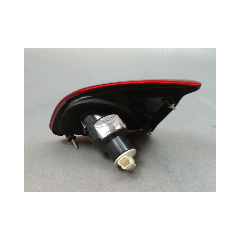 FEU ARRIERE INTERIEUR GAUCHE NISSAN QASHQAI BREAK I Phase 1 2007-2010