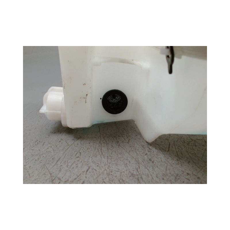 RESERVOIR LAVE-GLACE AVANT DACIA SANDERO 2008-