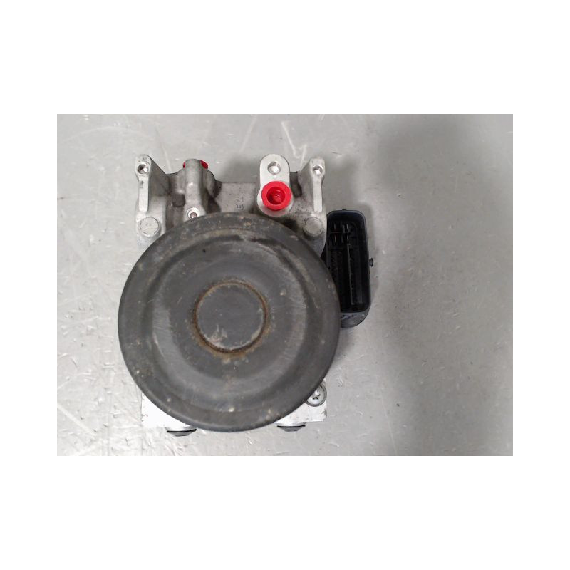 UNITE HYDRAULIQUE ABS TOYOTA RAV4