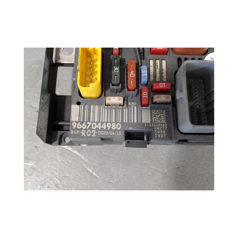 BOITE A FUSIBLES CITROEN C4