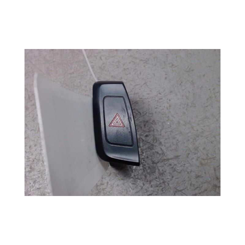 BOUTON DE WARNING AUDI A4 2008-