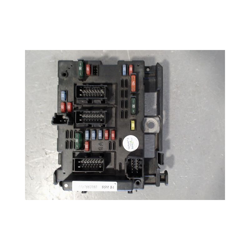 BOITE A FUSIBLES PEUGEOT 307