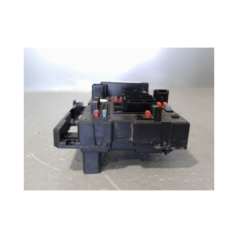 BOITE A FUSIBLES PEUGEOT 307