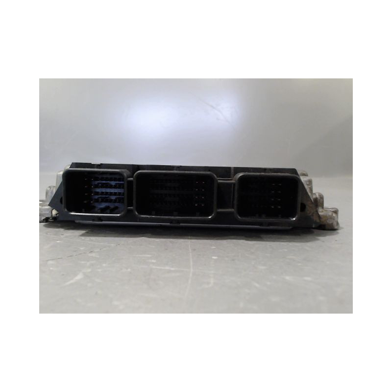 CALCULATEUR MOTEUR RENAULT LAGUNA