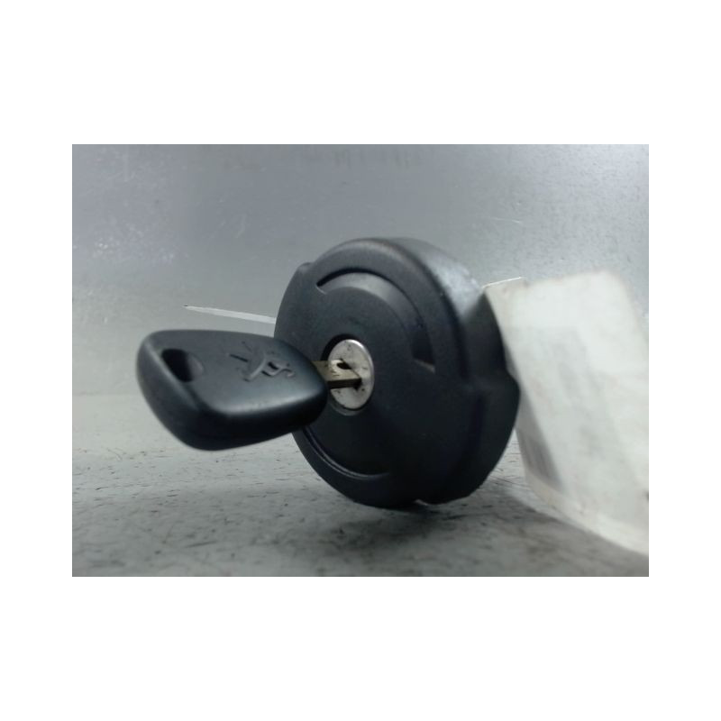 BOUCHON RESERVOIR A CARBURANT PEUGEOT 308 2011-