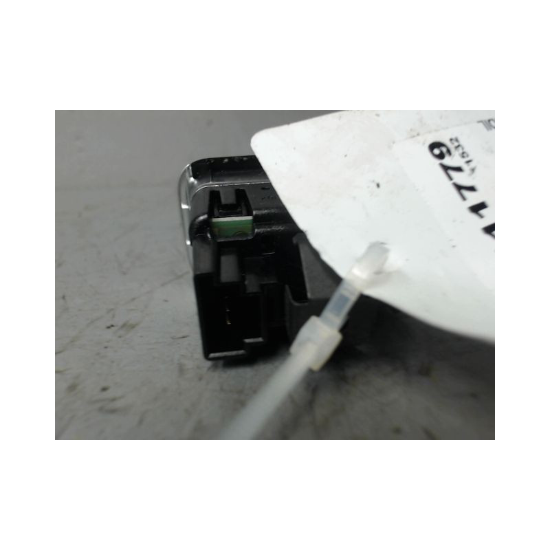 COMMANDE LEVE-GLACE PORTE ARD MERCEDES CLASSE A