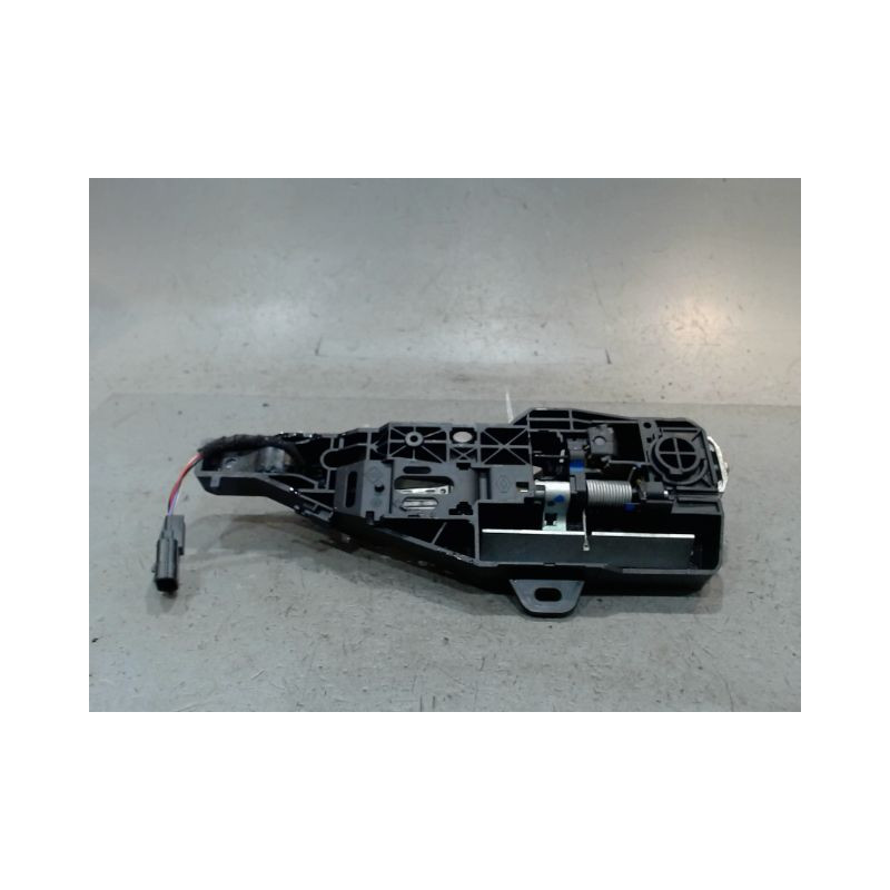 POIGNEE EXTERIEURE PORTE AVANT DROIT RENAULT CAPTUR