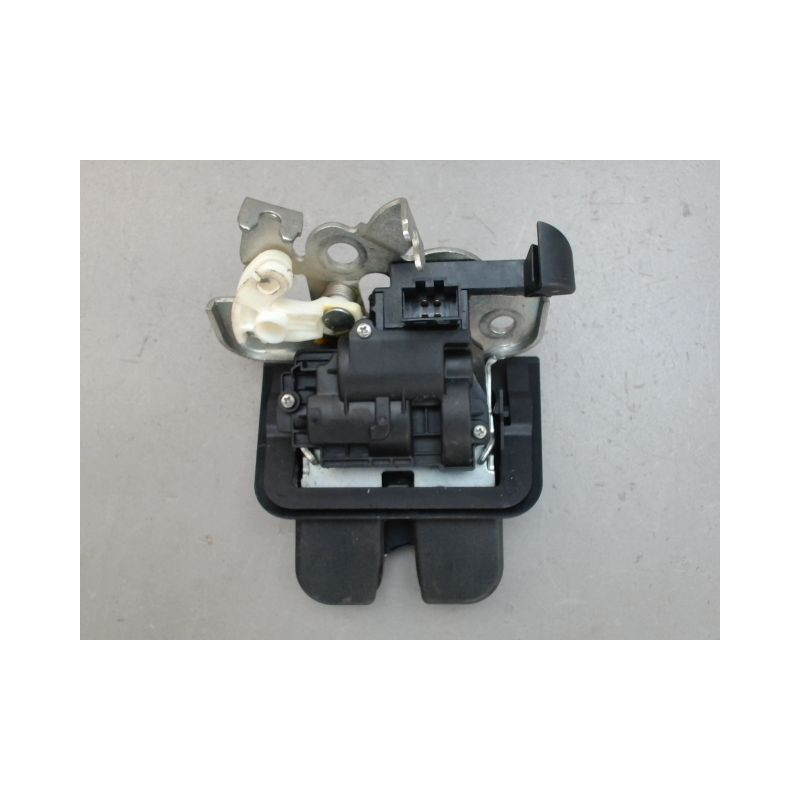 SERRURE COFFRE ARRIERE AUDI A3