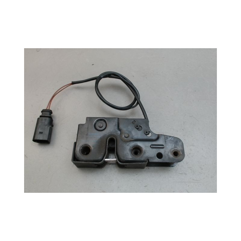 SERRURE CAPOT AUDI A3