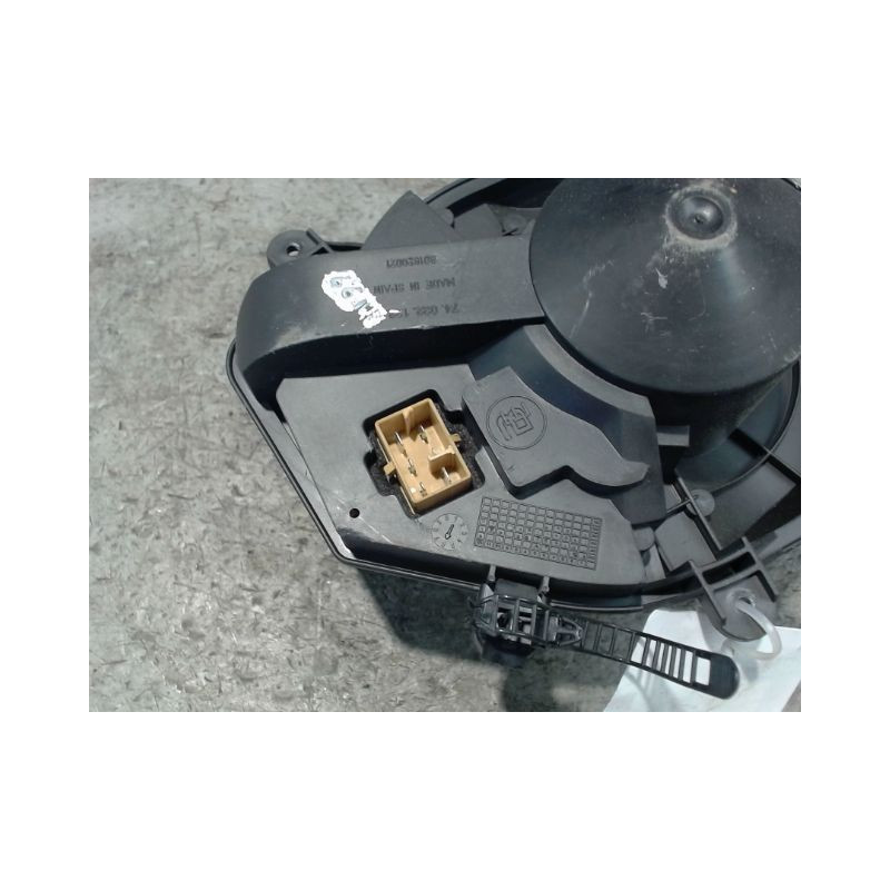 MOTEUR VENTILATEUR CHAUFFAGE VOLKSWAGEN PASSAT BREAK 97-2000