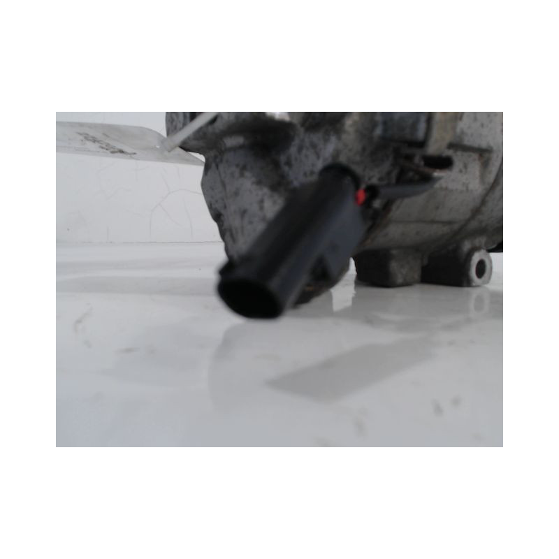 COMPRESSEUR AIR CONDITIONNE MERCEDES CLASSE A 2001 -