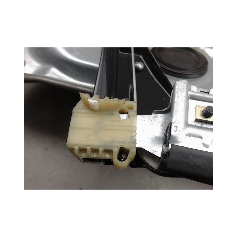 MECANISME LEVE-GLACE AVANT DROIT VOLKSWAGEN POLO