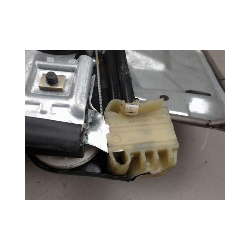 MECANISME LEVE-GLACE AVANT DROIT VOLKSWAGEN POLO
