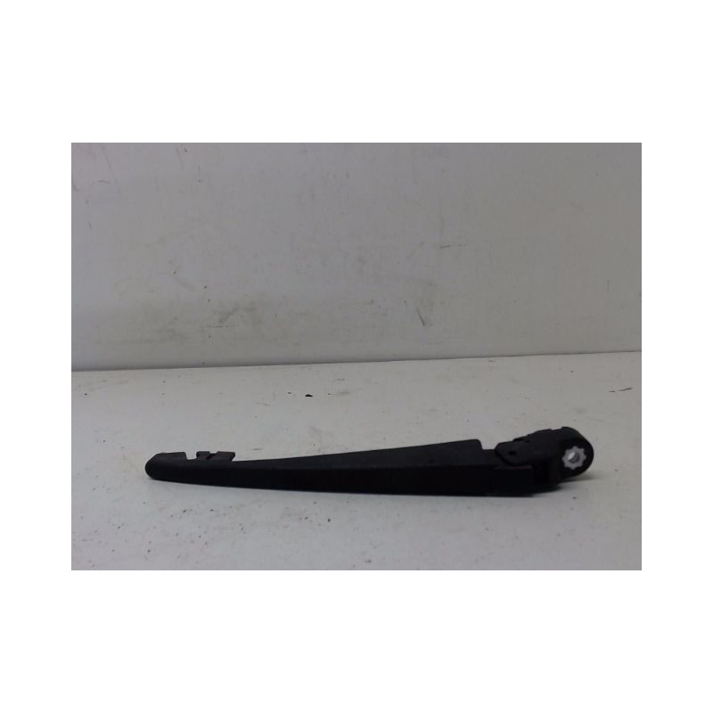 BRAS ESSUIE-GLACE ARRIERE SUZUKI SWIFT