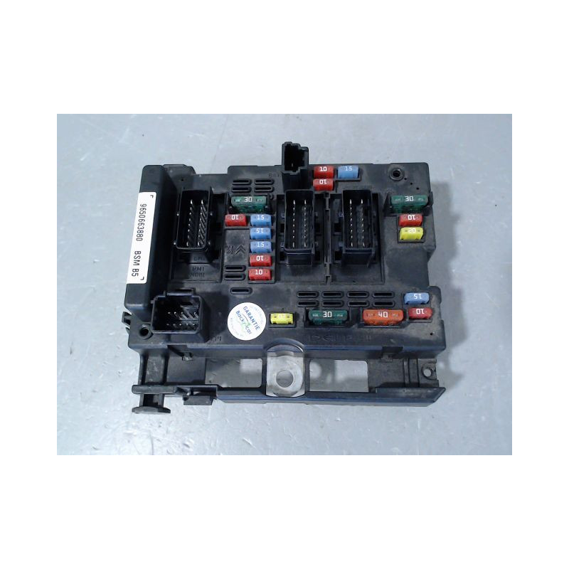 BOITE A FUSIBLES PEUGEOT 307