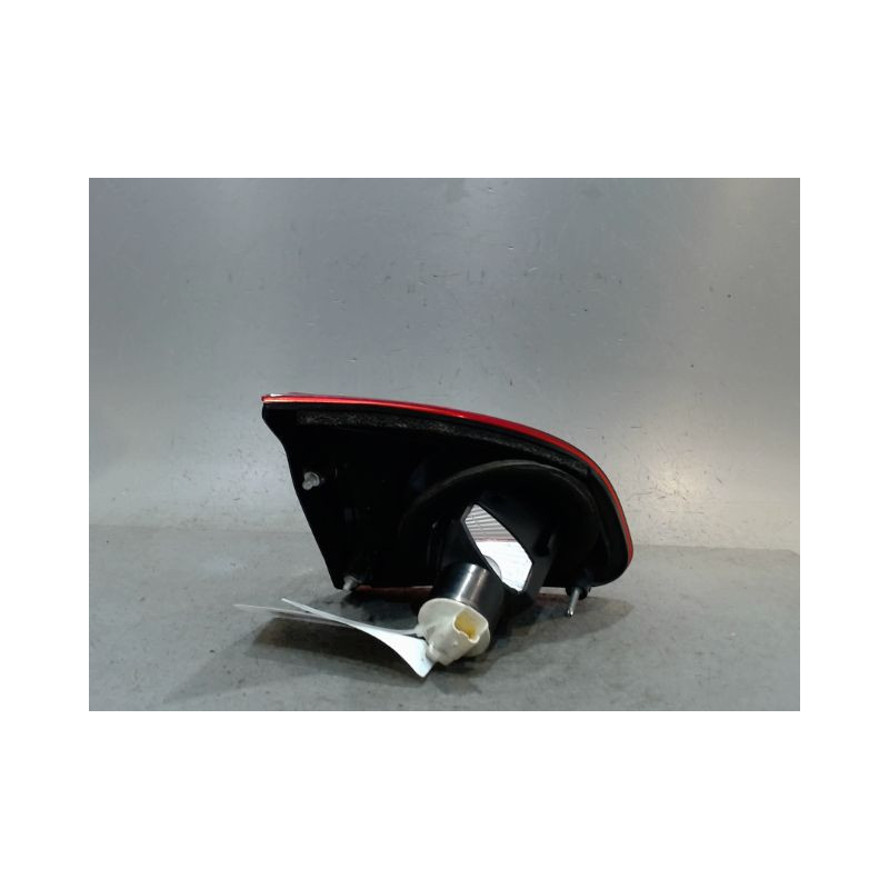 FEU ARRIERE INTERIEUR DROIT NISSAN QASHQAI