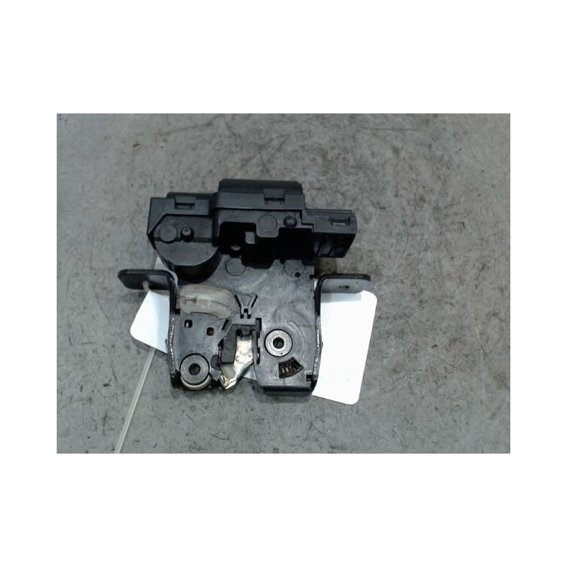 SERRURE HAYON  NISSAN QASHQAI