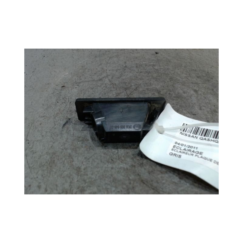 ECLAIREUR PLAQUE DE POLICE DROIT NISSAN QASHQAI