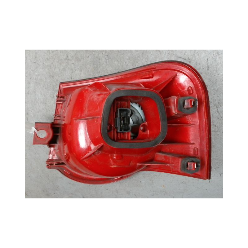 FEU ARRIERE GAUCHE  VOLKSWAGEN PASSAT SW 2005-
