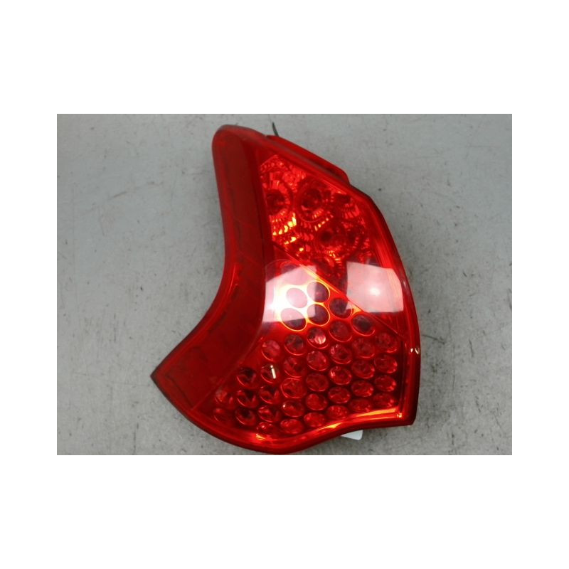 FEU ARRIERE GAUCHE  PEUGEOT 3008 2009-