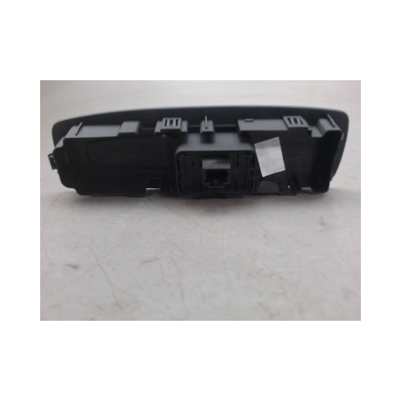 COMMANDE LEVE-GLACE PORTE AVD RENAULT MEGANE