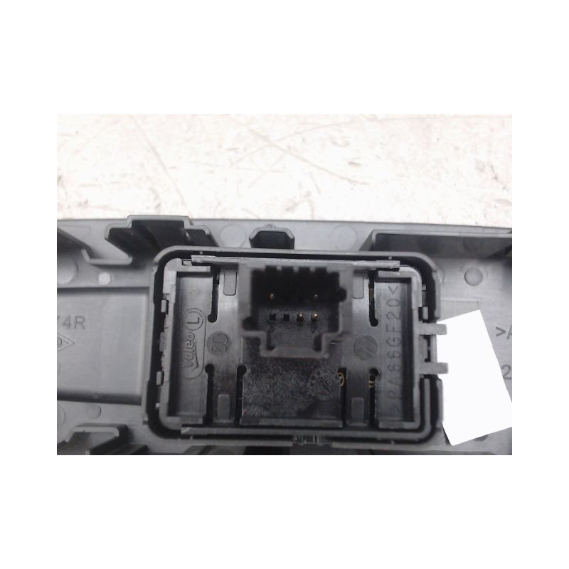 COMMANDE LEVE-GLACE PORTE AVD RENAULT MEGANE