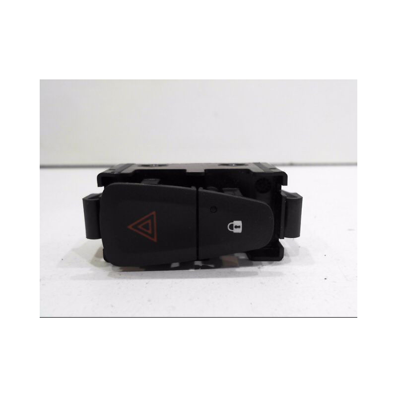 BOUTON DE WARNING DACIA SANDERO