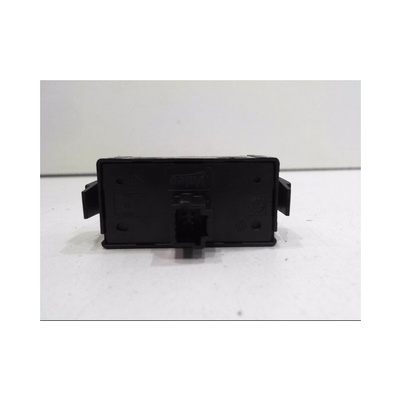 BOUTON DE WARNING DACIA SANDERO
