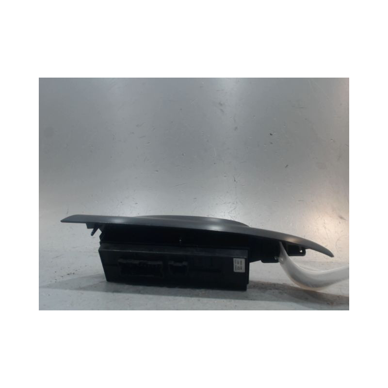 COMMANDE LEVE-GLACE PORTE AVG NISSAN JUKE