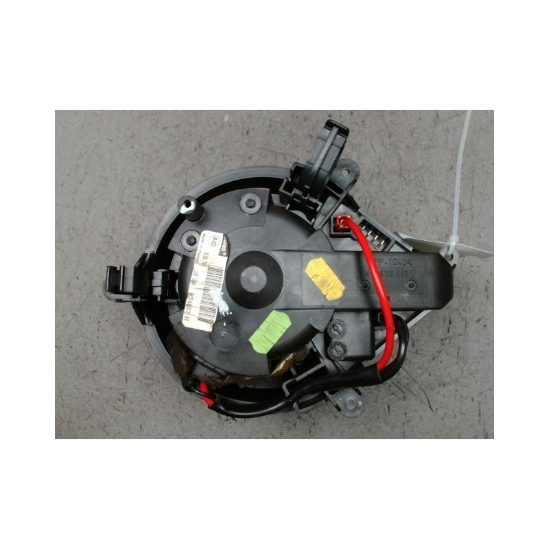 MOTEUR VENTILATEUR CHAUFFAGE CITROEN XSARA -2000