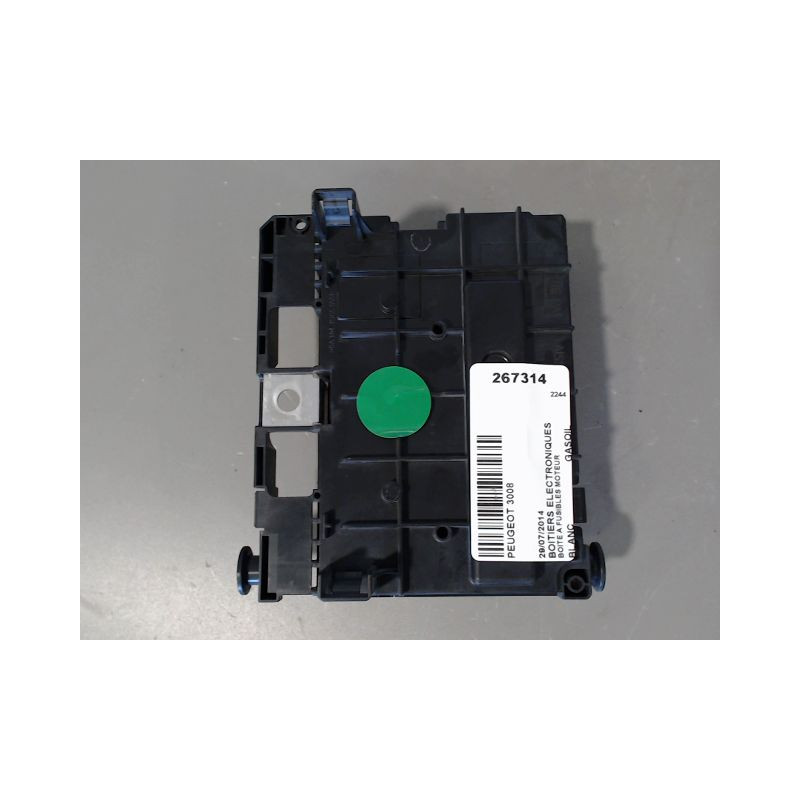 BOITE A FUSIBLES PEUGEOT 3008
