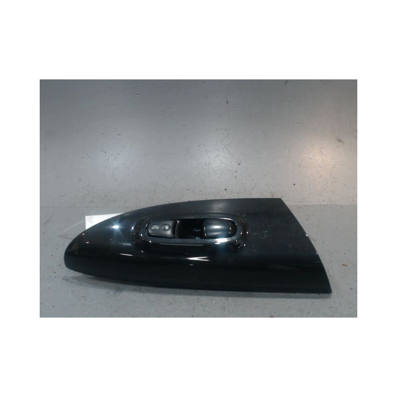 COMMANDE LEVE-GLACE PORTE AVD NISSAN JUKE