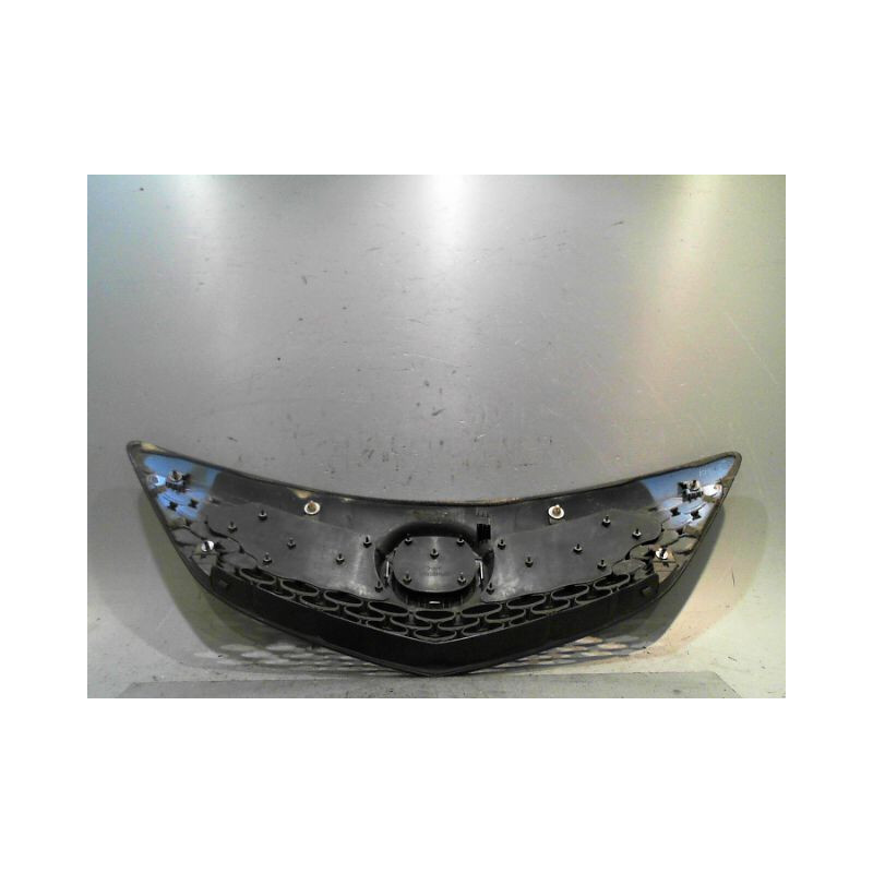 CALANDRE MAZDA 3
