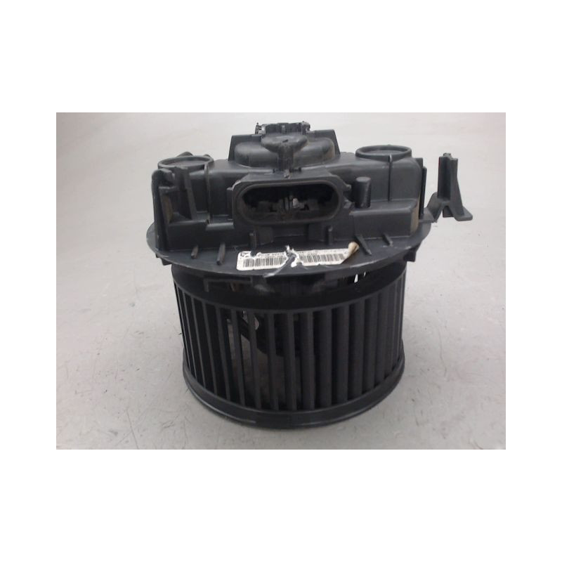 MOTEUR VENTILATEUR CHAUFFAGE RENAULT MEGANE