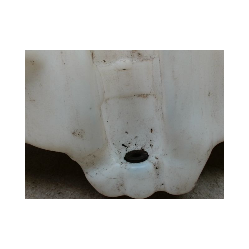 RESERVOIR LAVE-GLACE AVANT RENAULT CLIO II CAMPUS 06-