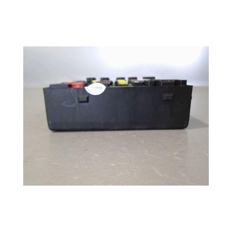 BOITE A FUSIBLES RENAULT MEGANE