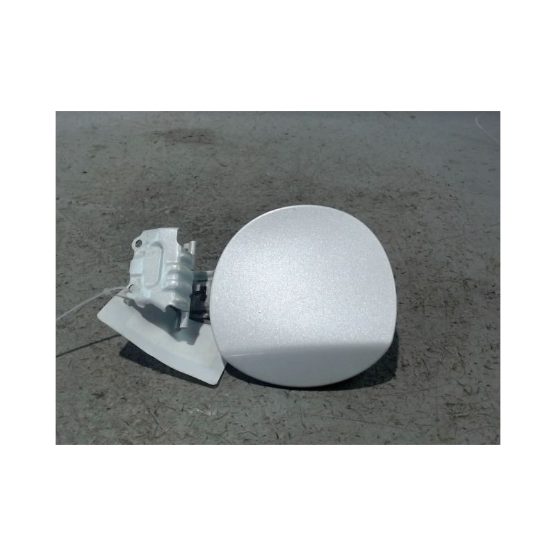 VOLET DE TRAPPE CARBURANT TOYOTA YARIS CRO