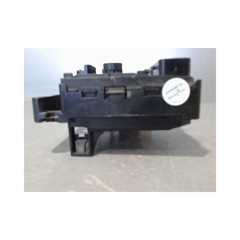BOITE A FUSIBLES PEUGEOT 407