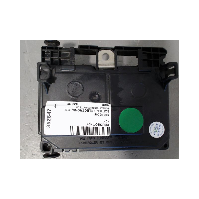BOITE A FUSIBLES PEUGEOT 407