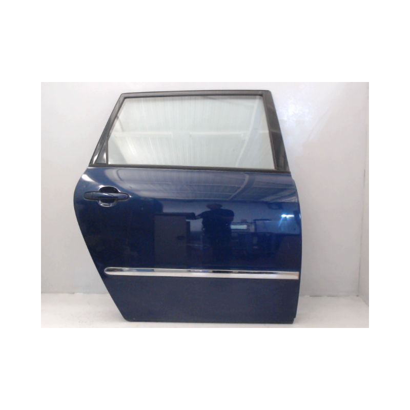 PORTE ARRIERE DROIT TOYOTA AVENSIS VERSO 01-03