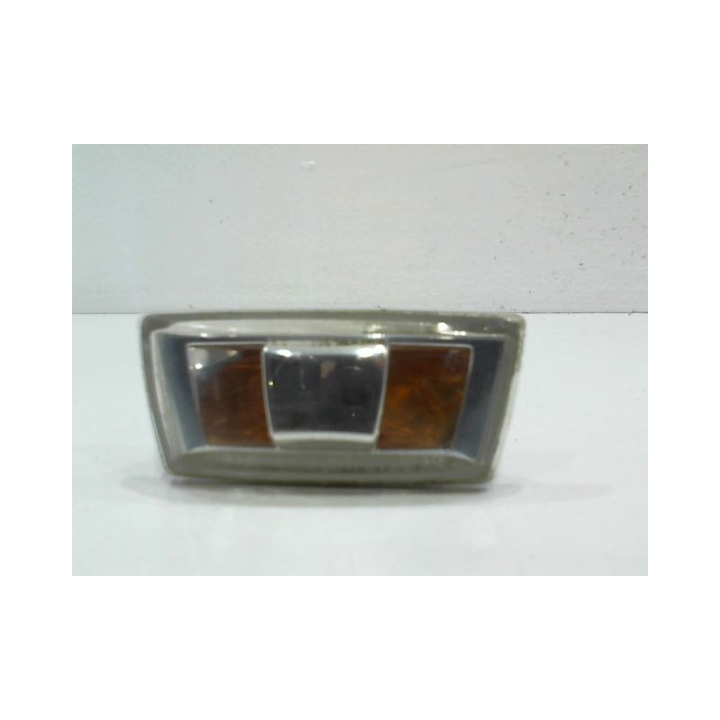 REPETITEUR AILE DROIT OPEL CORSA