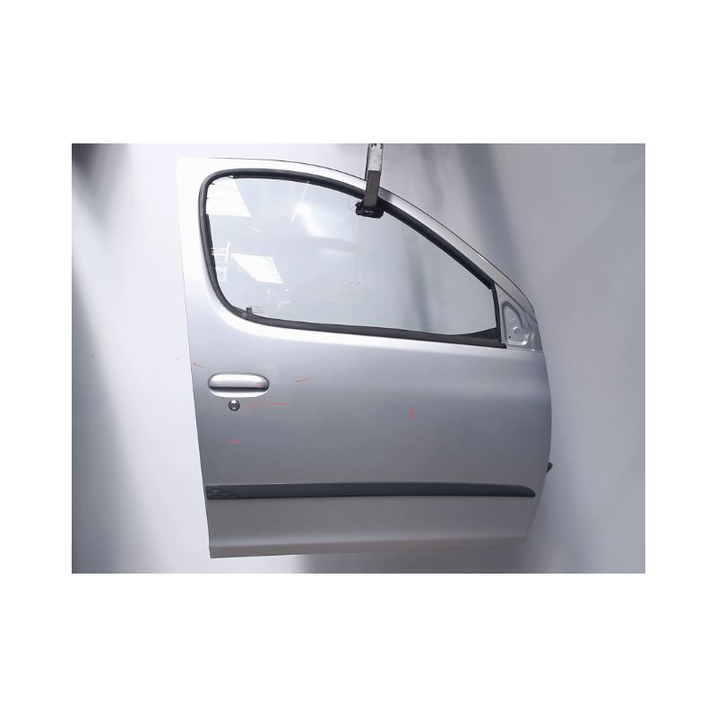 PORTE AVANT DROIT TOYOTA YARIS VERSO -2003