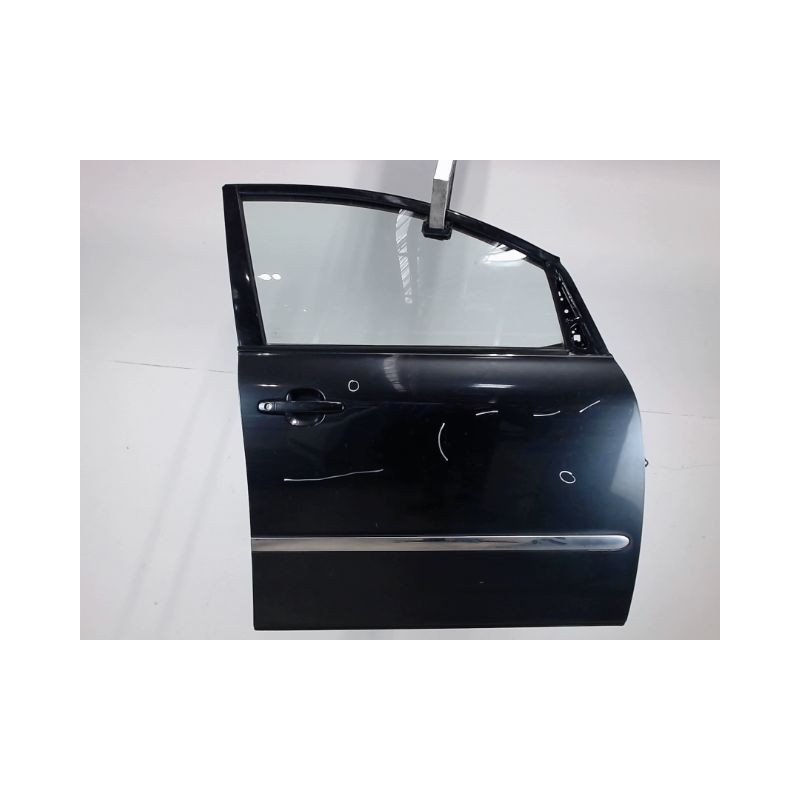 PORTE AVANT DROIT TOYOTA AVENSIS VERSO 01-03