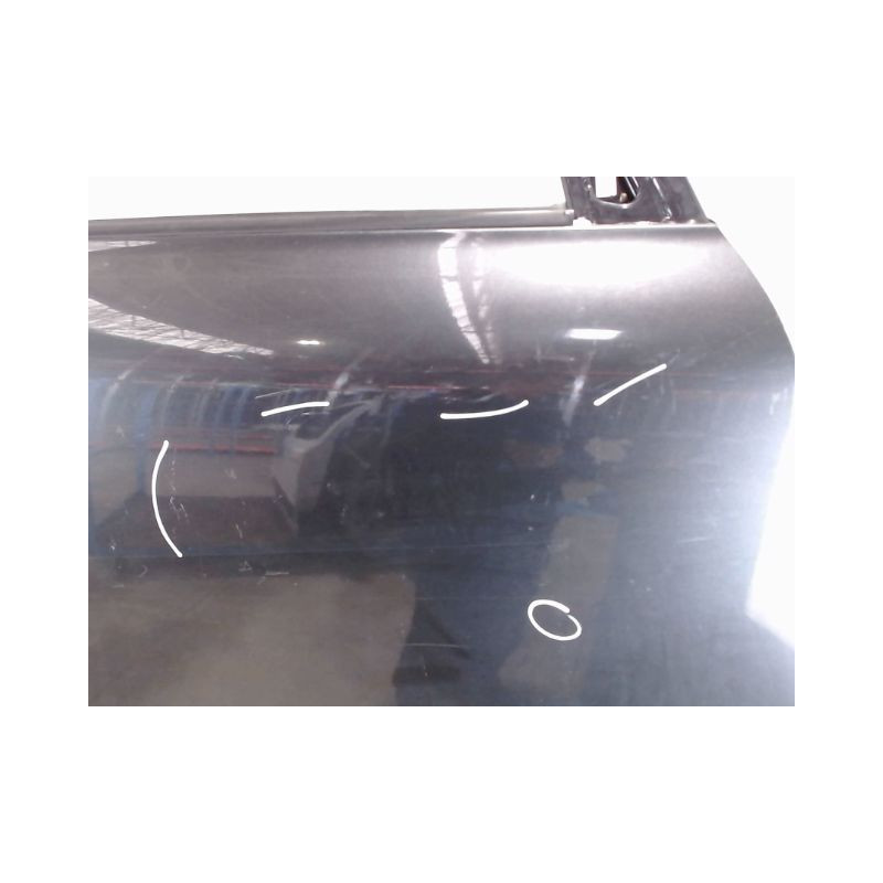 PORTE AVANT DROIT TOYOTA AVENSIS VERSO 01-03