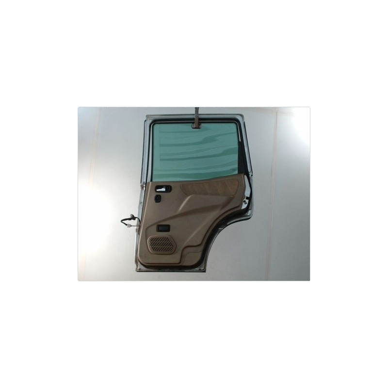 PORTE ARRIERE DROIT NISSAN TERRANO